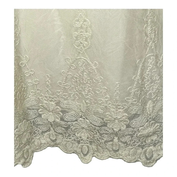 REVOLVE Chaser Embroidered Lace‎ Top NWT Sz Medium color is Coconut - Picture 3 of 9